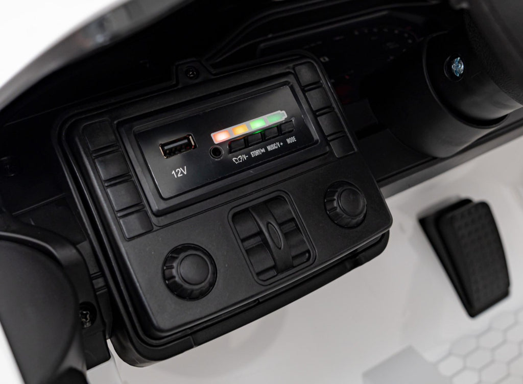 Pojazd, samochód BMW M4 Biały